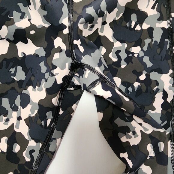 Sweaty Betty Green Elephant Camo Zero Gravity 7/8 Running Leggings - Picture 5 of 7